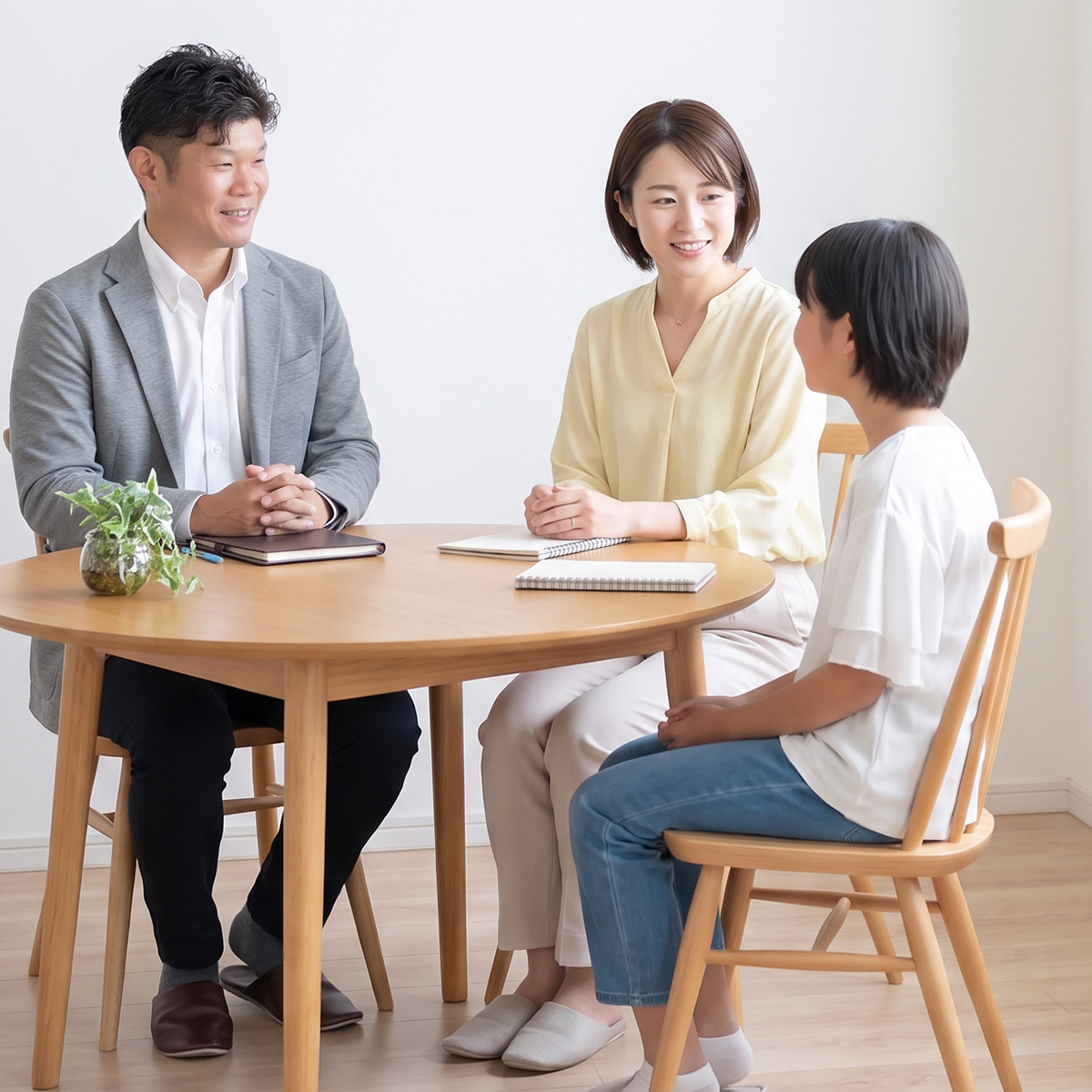 相談室での親子との面談